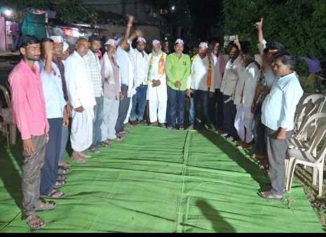 हिप्परगा थडी येथील मुस्लिम बांधवांचा वंचित बहुजन आघाडी मध्ये जाहीर प्रवेश...!