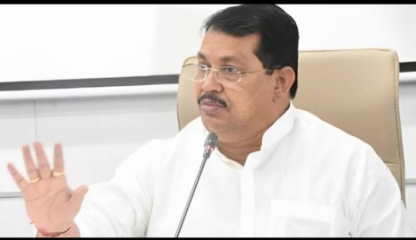 पावसाने दडी मारल्याने बळीराजाअडचणीत सोयाबीन पीक ७० टक्के उद्ध्वस्त होण्याच्या मार्गावर.